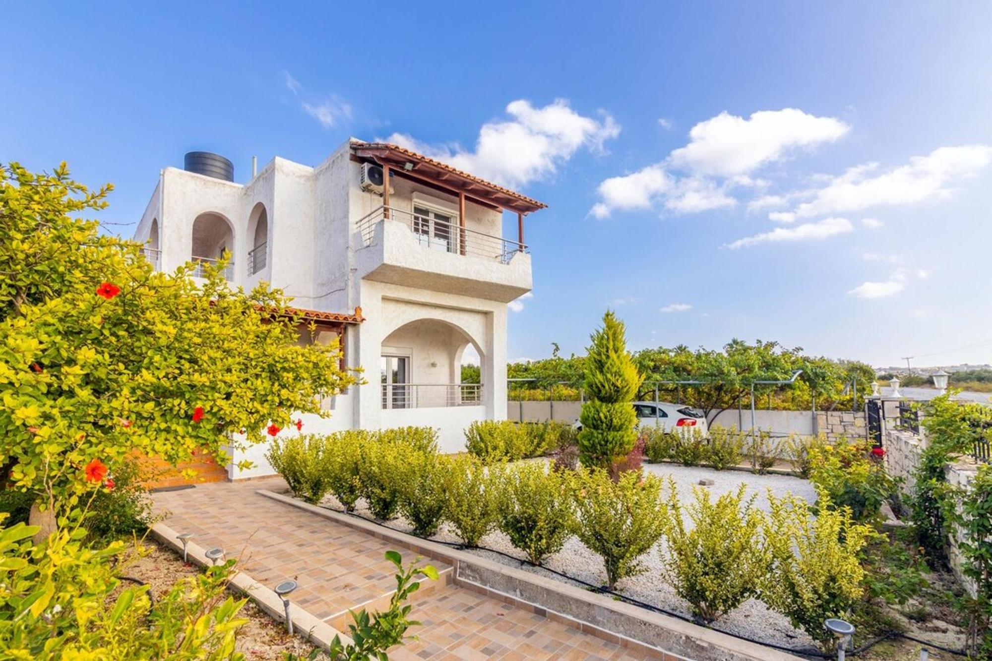 Amazing Villa Chrysanthi With Private Pool In Heraklion Epano Vathia Екстериор снимка