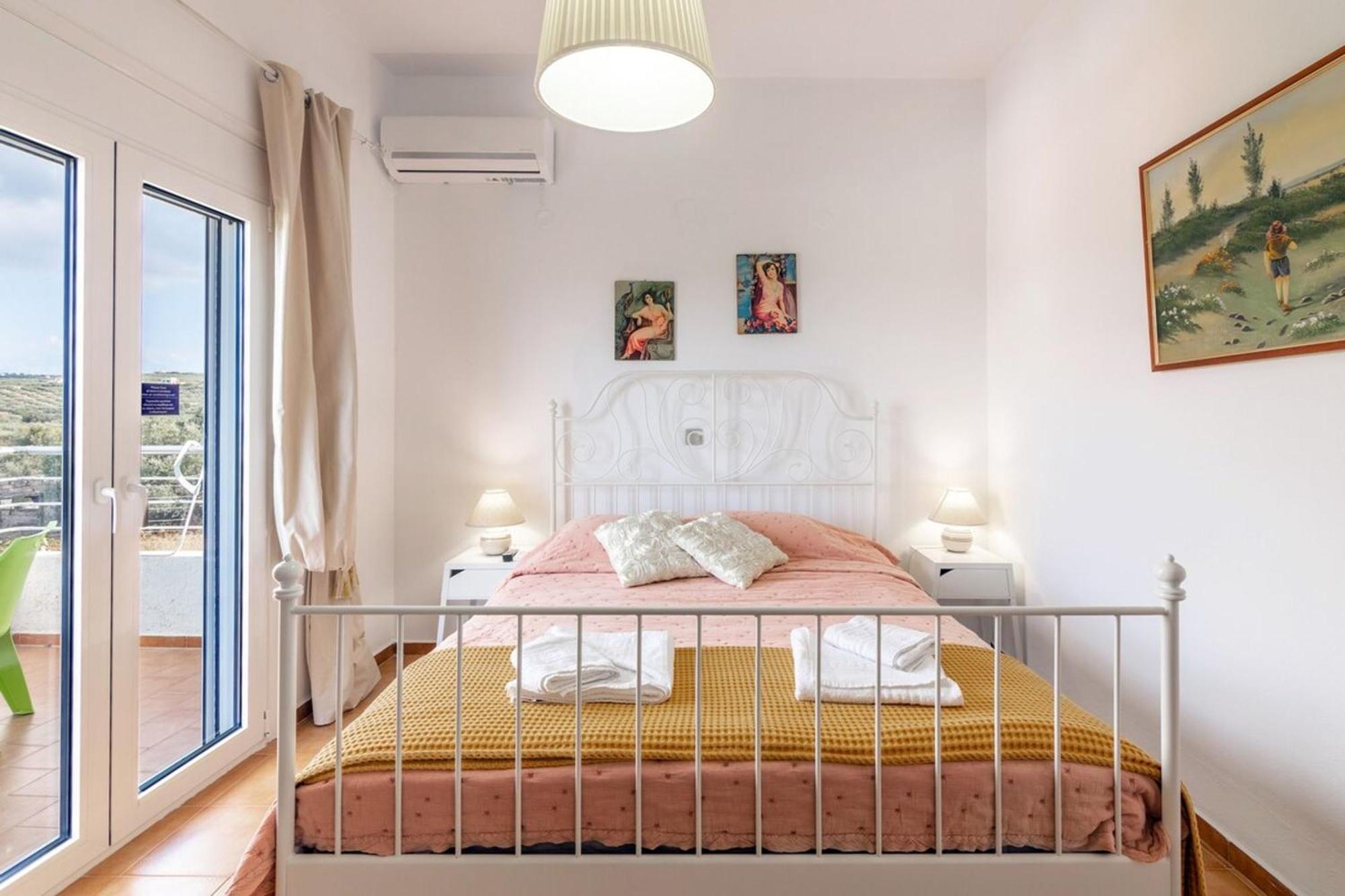 Amazing Villa Chrysanthi With Private Pool In Heraklion Epano Vathia Екстериор снимка
