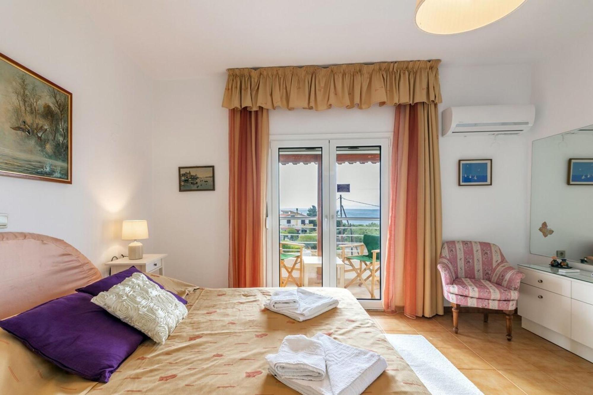 Amazing Villa Chrysanthi With Private Pool In Heraklion Epano Vathia Екстериор снимка