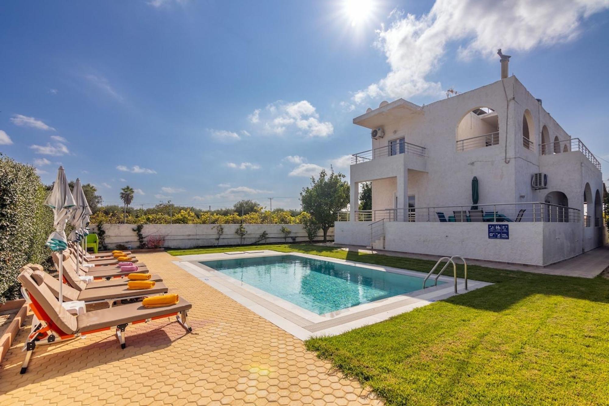 Amazing Villa Chrysanthi With Private Pool In Heraklion Epano Vathia Екстериор снимка