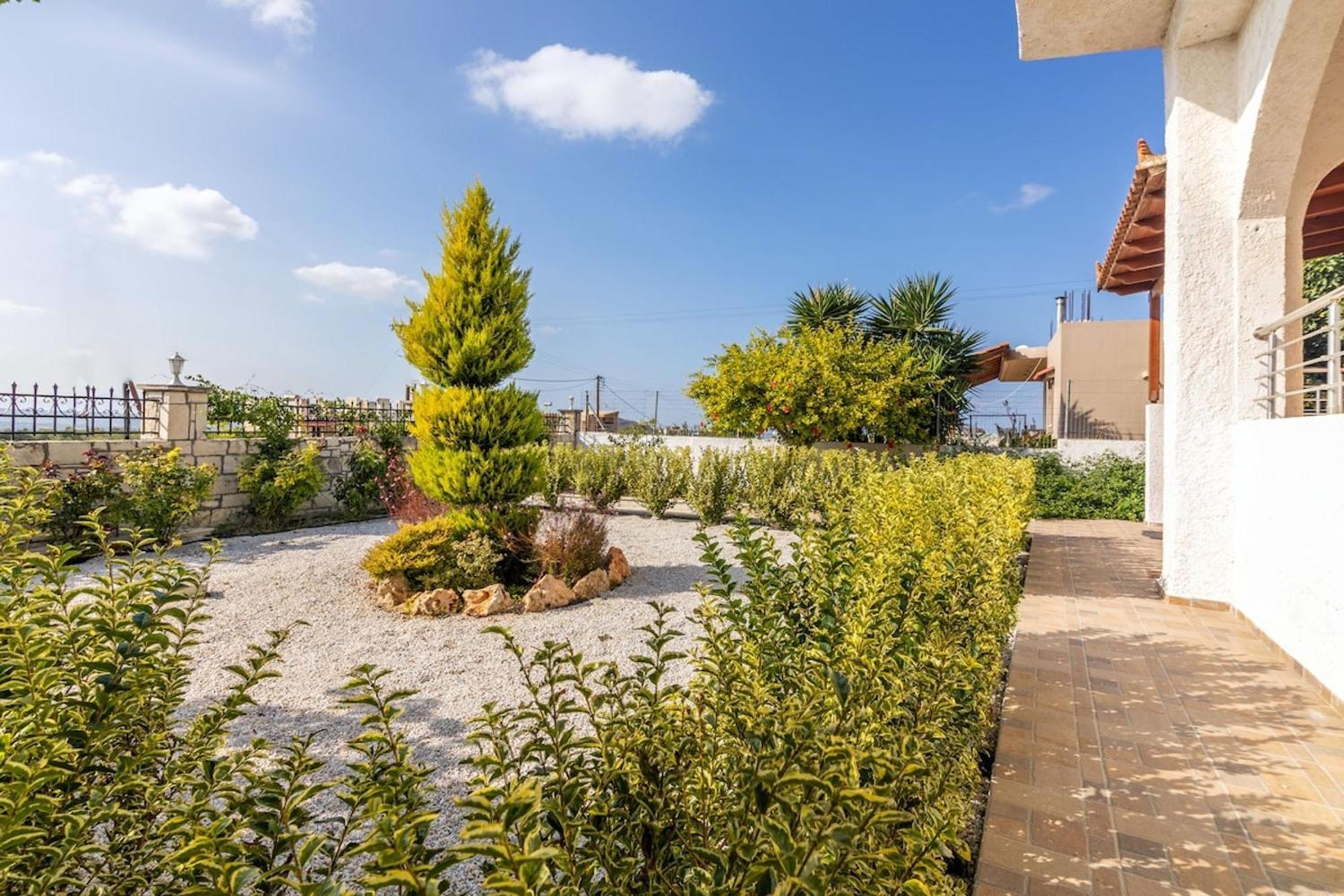 Amazing Villa Chrysanthi With Private Pool In Heraklion Epano Vathia Екстериор снимка